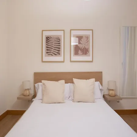 Centrally Located For 4 People Apartment *